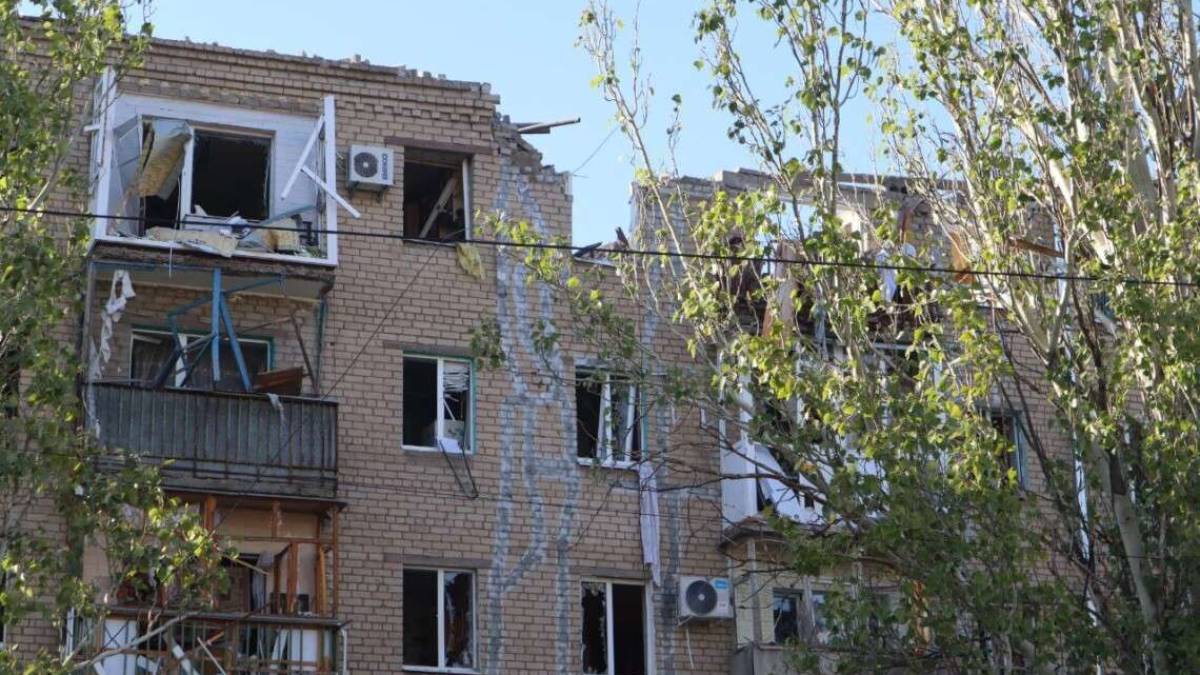 Окупанти вдарили КАБами по центру Краматорська, є жертви і поранені