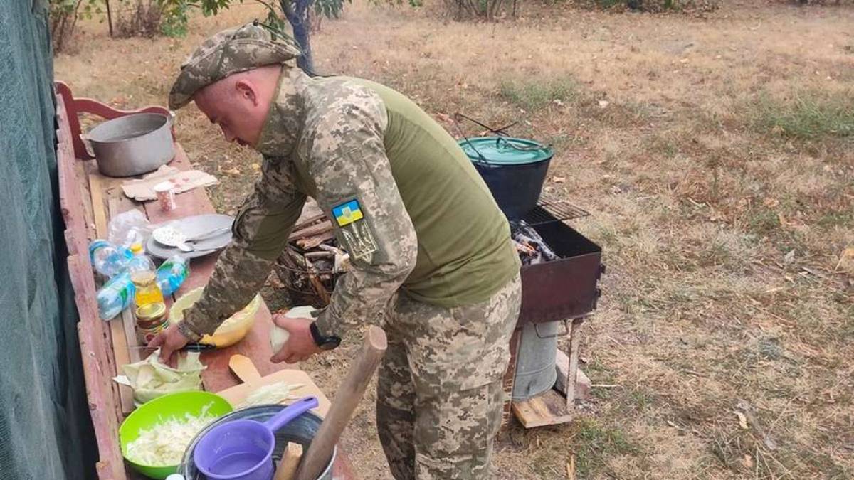 Що на Запорізькому напрямку готують для бійців фронтові кухарі