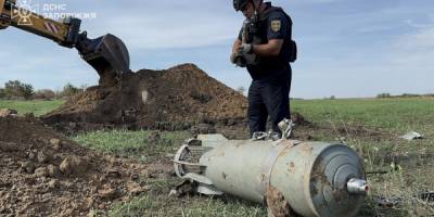 Піротехніки ДСНС знешкодили 250-кілограмову фугасну авіабомбу росіян на Запоріжжі