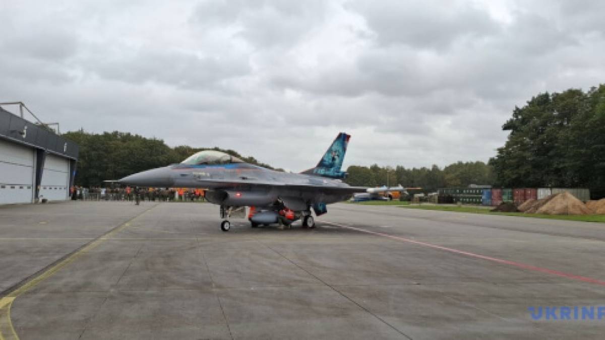 До центру навчання пілотів у Румунії вже прибули F-16 із Нідерландів