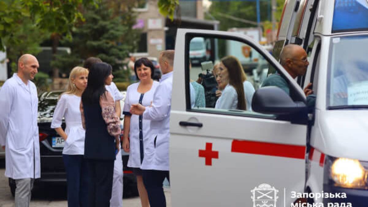 Лікарня Запоріжжя отримала машину «швидкої допомоги» з Чехії