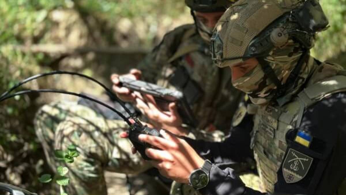 Аеророзвідники Бердянського прикордонного загону миттєво реагують на ворога з піднебесся (відео)