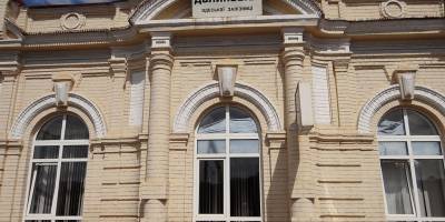 Пасажирів поїзда Київ-Херсон транспортують автобусами до Херсона та Миколаєва