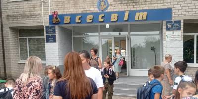 Матвіївська школа: сльози радості та дарунки до початку навчального року