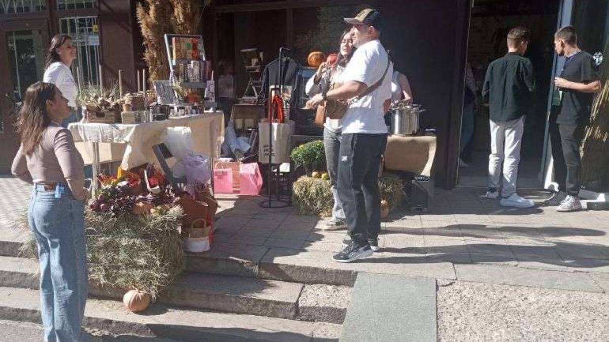 Креатив від запоріжців: міні-ярмарок в умовах війни