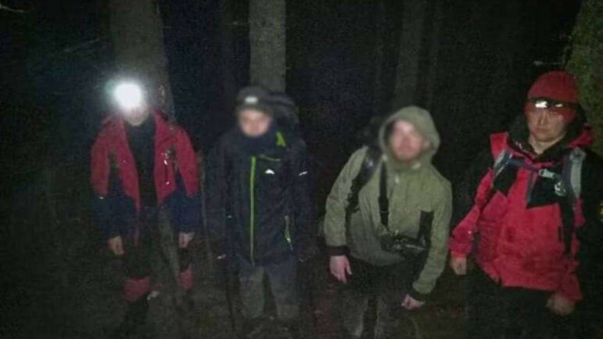 Заблукали у горах: туристи з Запоріжжя тиждень блукали Карпатами