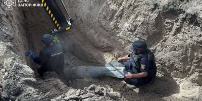 Піротехніки ДСНС знищили ворожу 500-кілограмову авіабомбу, знайдену в Запорізькій області