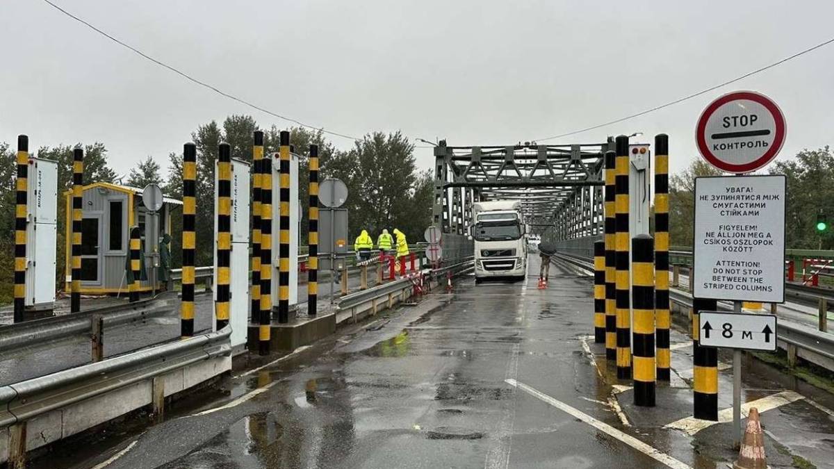 Українців попереджають про обмеження руху на кордоні з Угорщиною: дати та графік робіт