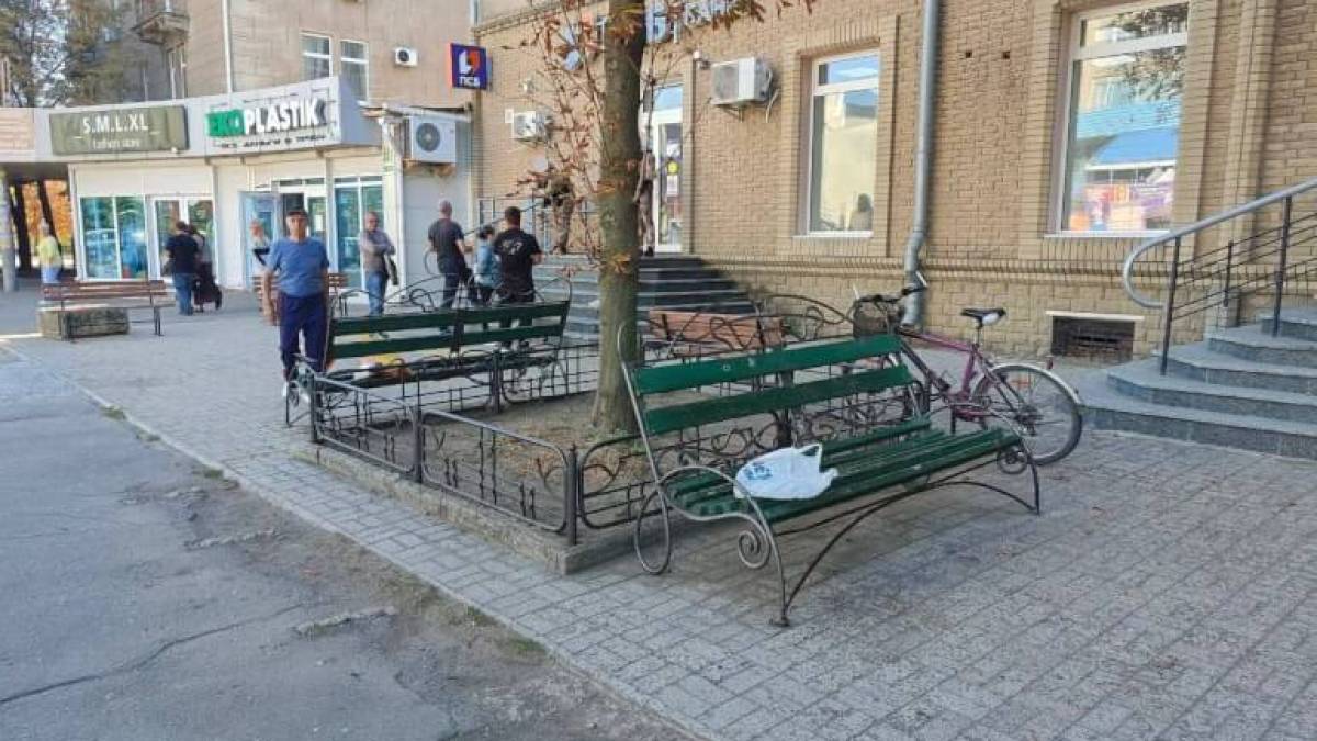 У Бердянську окупанти влаштували антитерористичну операцію через звичайний пакет із сміттям
