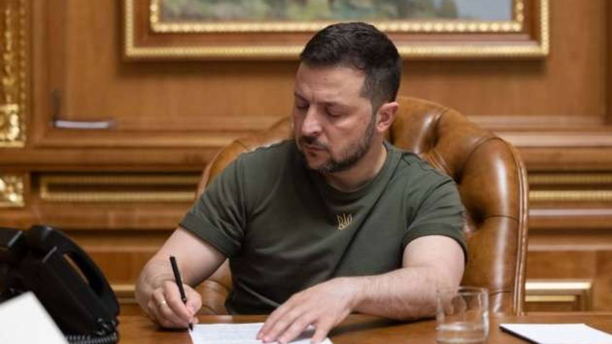 Зеленський увів у дію санкції РНБО проти трьох фізичних осіб і 18-ти компаній