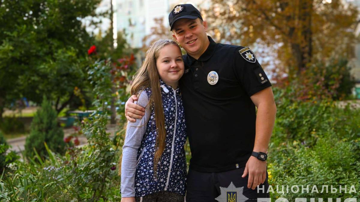 У Запоріжжі поліцейський врятував дівчинку