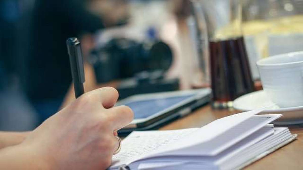 «Радіодиктант національної єдності – 2024»: Суспільне оголосило авторку та читця