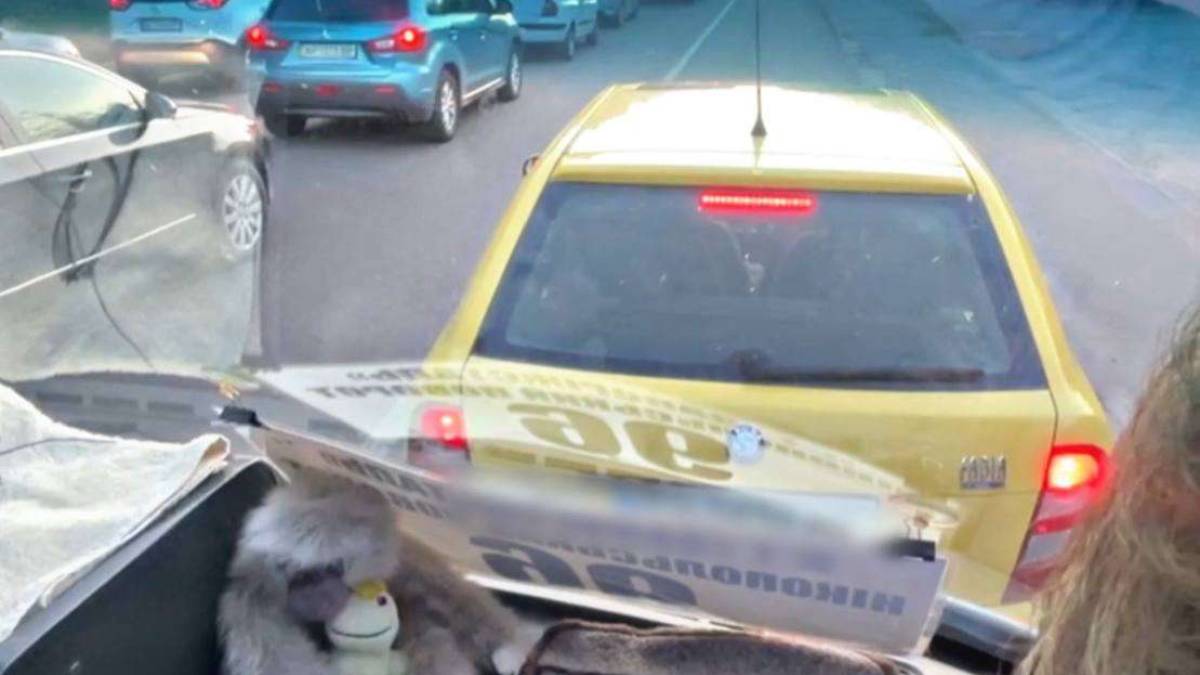 У Запоріжжі водій легковика заважав руху маршрутки з пасажирами