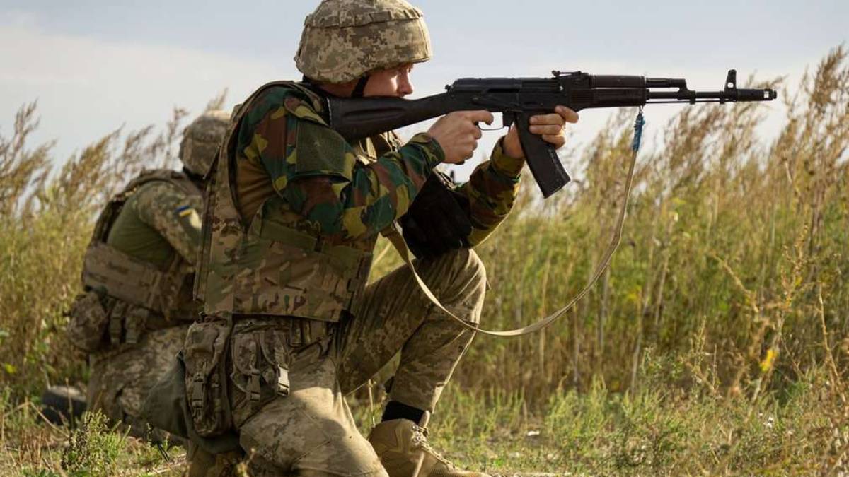 Захисники запорізького краю тренуються на полігоні (фото)