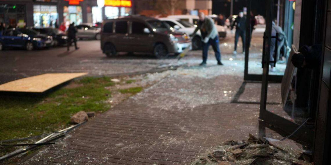 https://uaf.ua/photos/zbirna/2024/%D0%B6%D0%BE%D0%B2%D1%82%D0%B5%D0%BD%D1%8C-2024/%D0%A3%D0%BA%D1%80%D0%B0%D1%97%D0%BD%D0%B0-%D0%93%D1%80%D1%83%D0%B7%D1%96%D1%8F/10-%D0%BC%D1%83%D0%B4%D1%80%D0%B8%D0%BA-%D0%B3%D0%BE%D0%BB-%D0%B3%D1%80%D1%83%D0%B7-10-24-77-min.jpg
