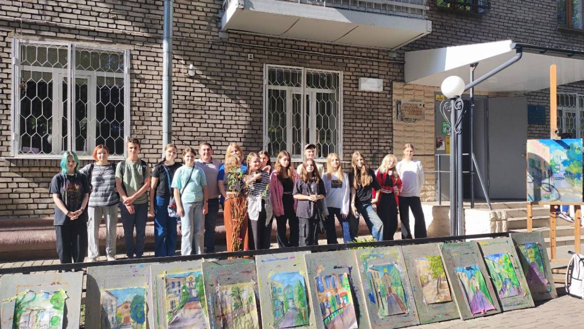 «Колорит рідної землі», пленер та дарунки – у Запорізькій художній школі