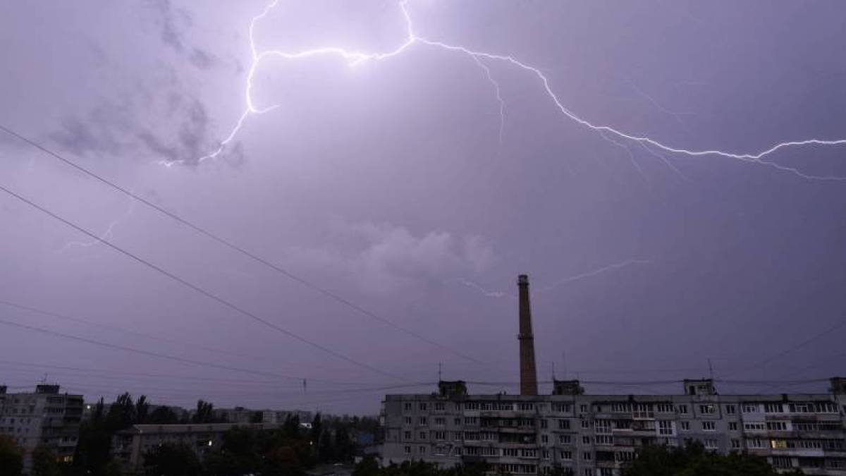 Мешканців Запоріжжя та області попереджають про різку зміну погоди