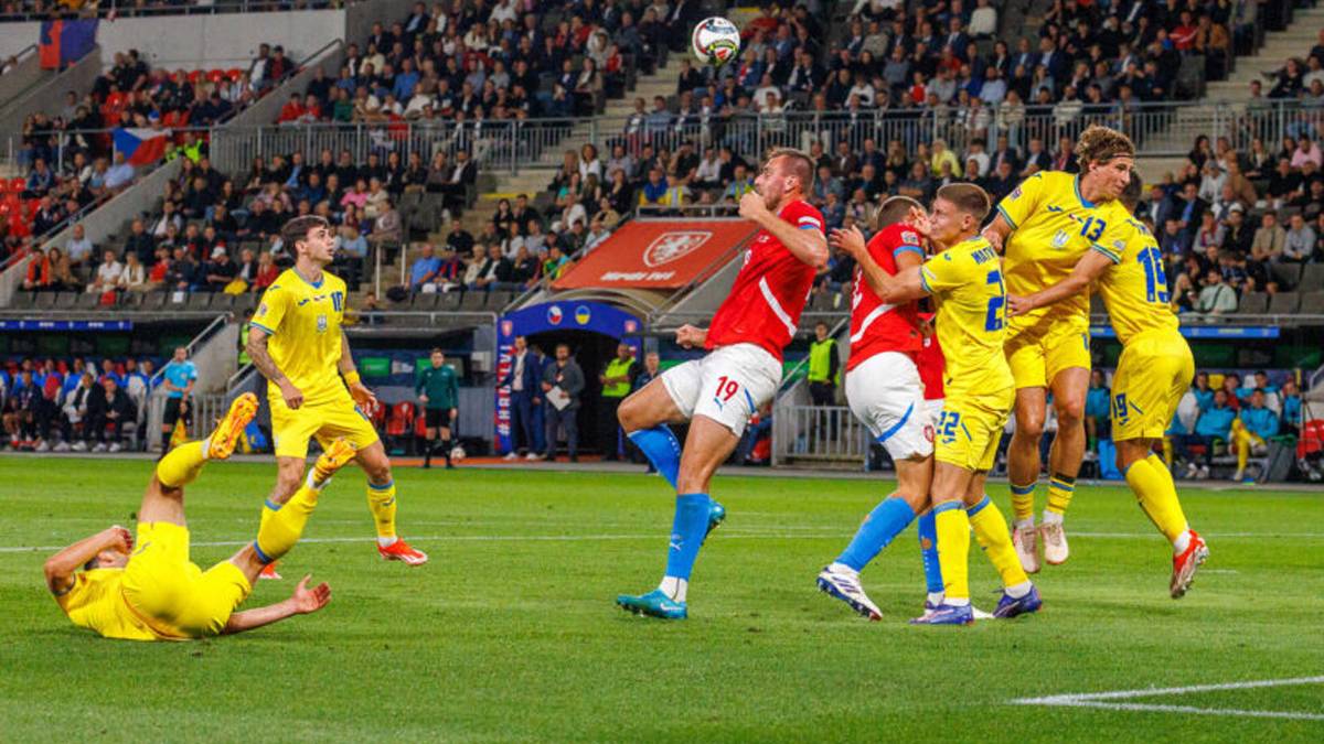 Україна — Чехія: стартові склади. Степаненко замінив Калюжного