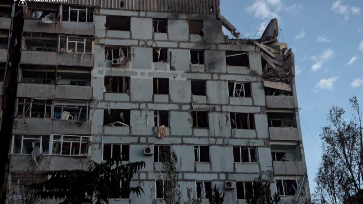 ДСНС Запорізької області: ліквідація наслідків ворожих обстрілів 14 жовтня