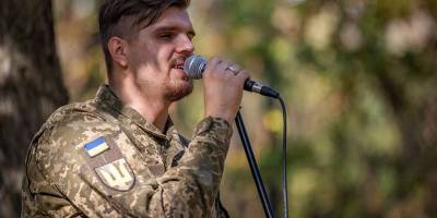 Для запорізьких гвардійців виконували українські пісні та читали вірші (фото)