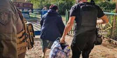 Запорізька поліція евакуювала з Малої Токмачки 7 мешканців