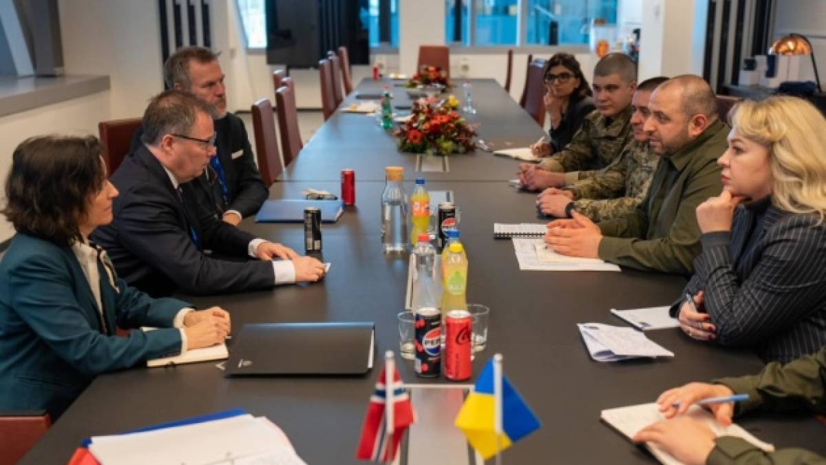 Норвегія надасть Україні шість винищувачів F16 найближчим часом – Умєров