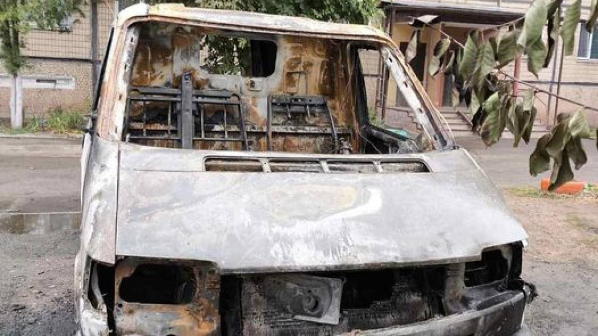 У Кривому Розі спалили машину запорізького волонтера, яка призначалась для військових на передовій