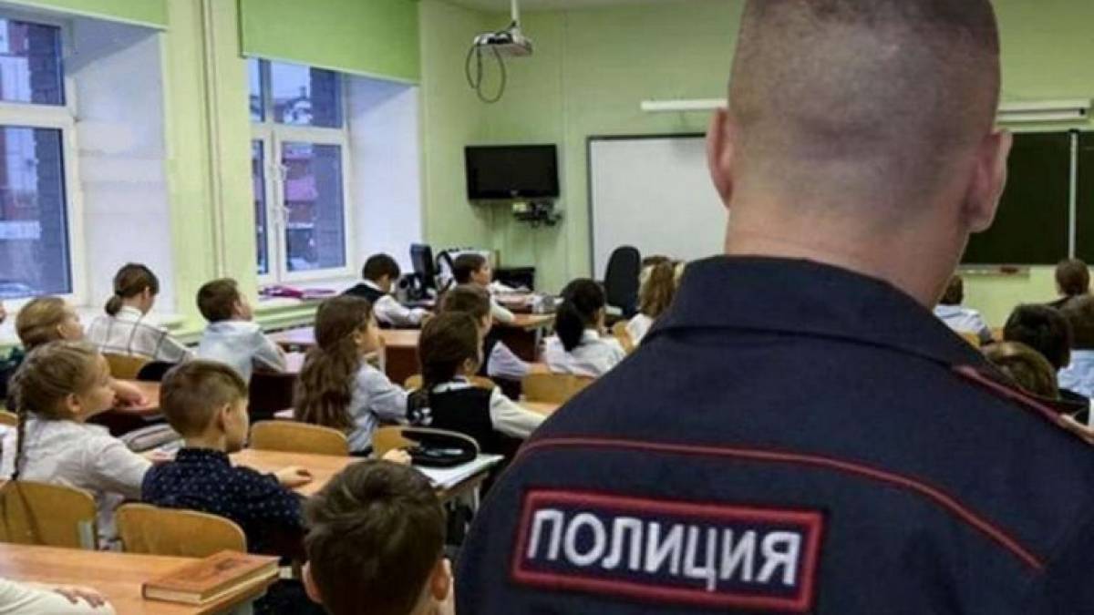 На Запоріжжі окупанти відкривають класи силовиків рф, дітей у яких змушують приймати «присягу»