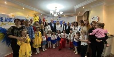 Глава МЗС України розпочав візит до Туреччини із зустрічі з українською громадою