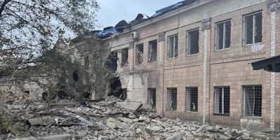 росіяни зруйнували офіс Українського Червоного Хреста на Донеччині
