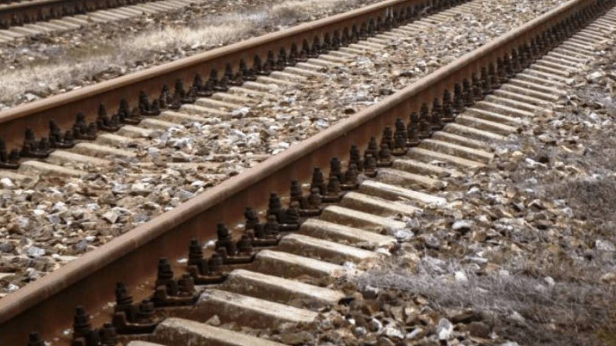 Залізничники відновили пошкоджену колію між Миколаєвом та Херсоном