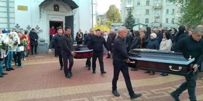 У Сумах попрощалися з родиною, яка загинула від удару «шахеда»