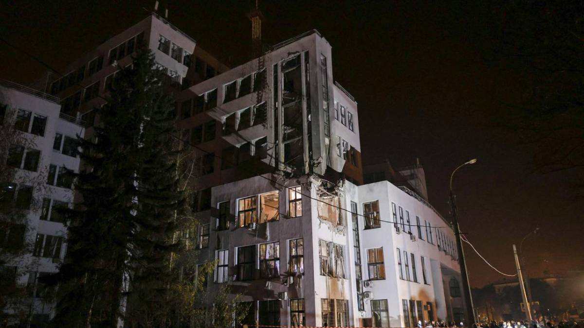 Залізобетонний Держпром вистояв: у Харкові росія намагалася знищити символ міста