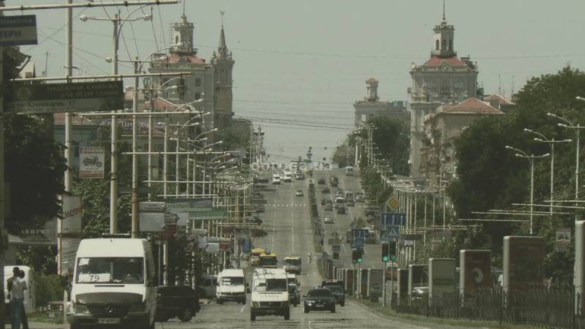 Війна і мир: історія про невелику подію на вулиці у Запоріжжі за участю військових та цивільних