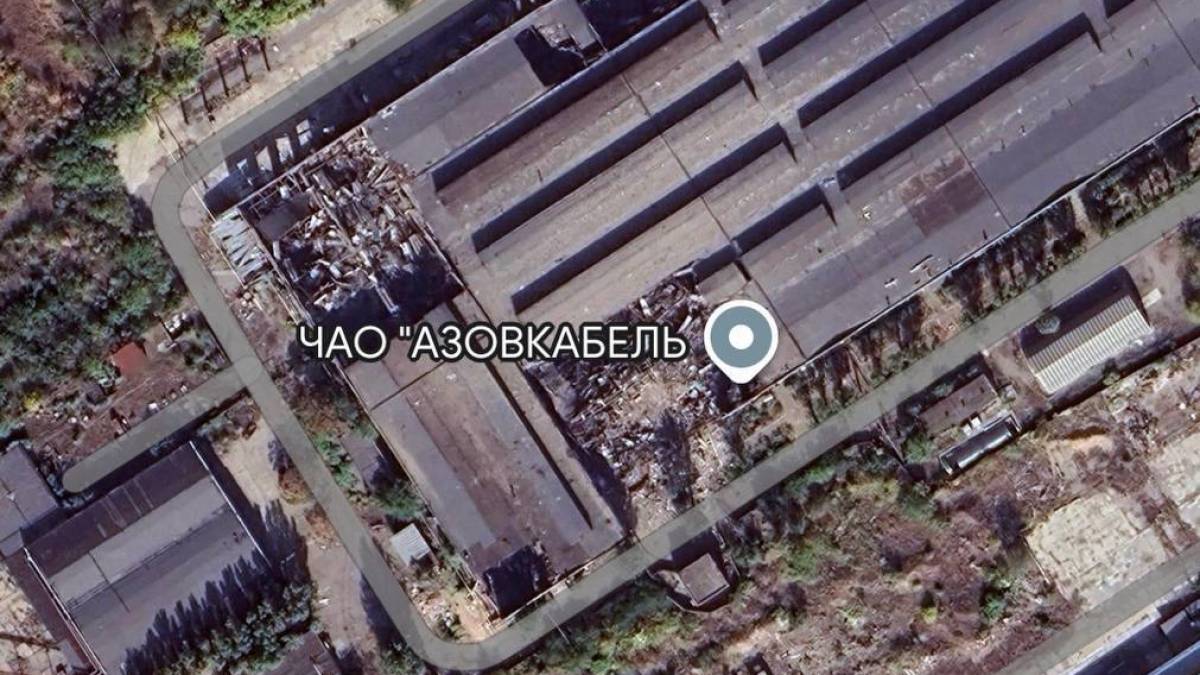 Місця влучань у Бердянську тепер можна роздивитись з висоти