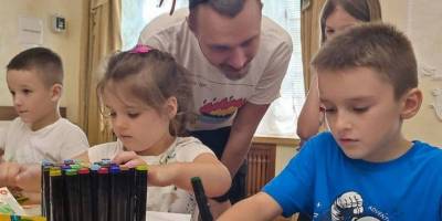 Бердянськім дітлахам допомогли написати листи Миколі Чудотворцю «Олені святого Миколая»