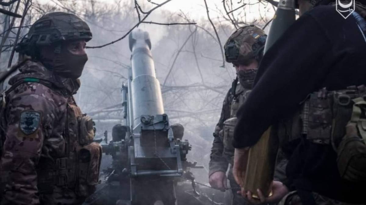 Генштаб ЗСУ — про орієнтовні втрати ворога на 1 листопада: 696410 (+1460) осіб, 20039 (+26) артсистем, 18470 (+20) ББМ