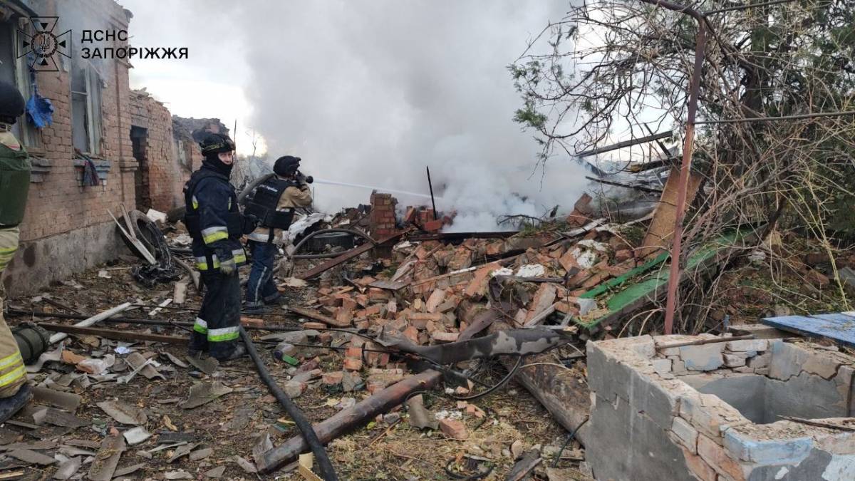 ДСНС Запорізької області: ліквідація наслідків ворожих обстрілів 31 жовтня