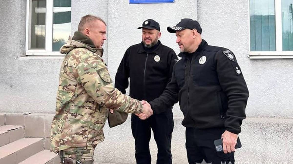 Очільник поліції Запоріжжя перевірив несення служби особовим складом у прифронтовому Таврійському