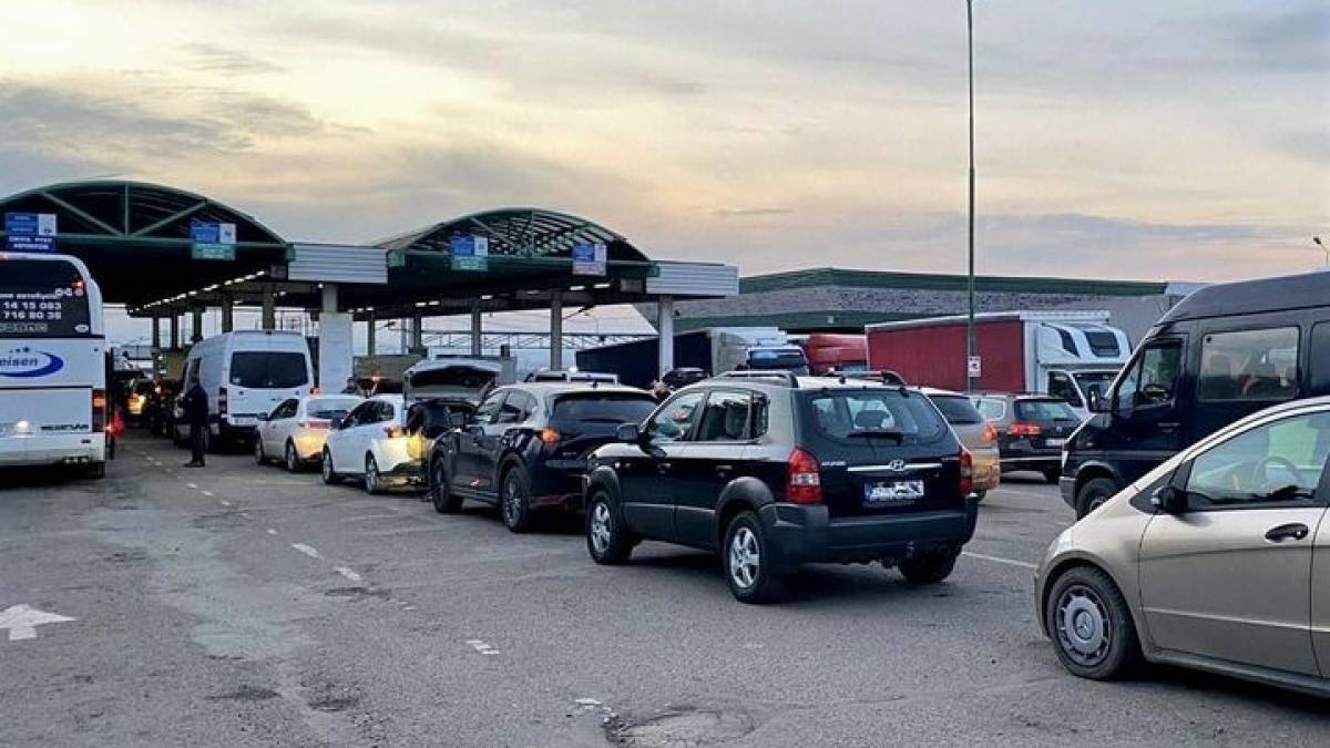 Пасажиропотік через кордон на канікулах збільшився на 10% – Держприкордонслужба