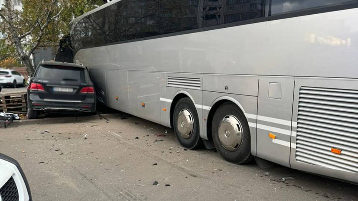 У Києві сталася масштабна  ДТП за участю автобуса
