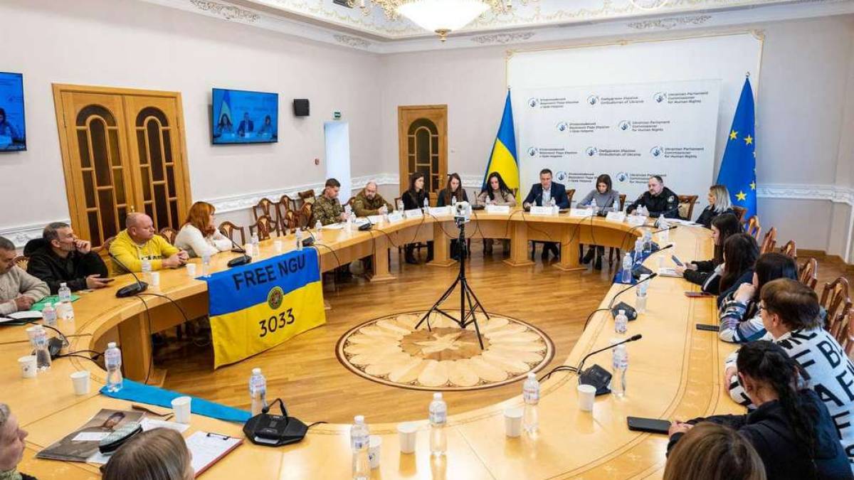 Омбудсман України зустрівся із членами сімей полонених бійців запорізької бригади НГУ