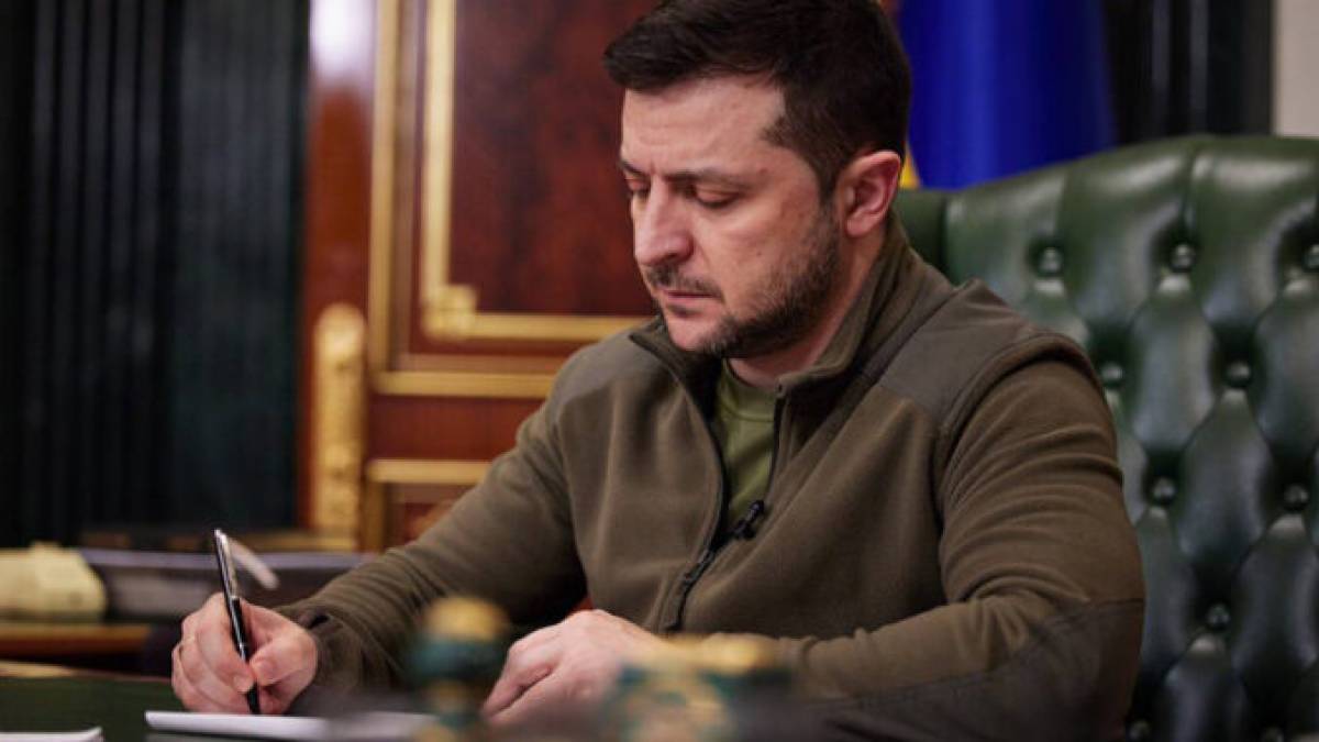 Президент підписав Закони про про продовження мобілізації та воєнного стану