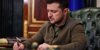 Президент підписав Закони про про продовження мобілізації та воєнного стану