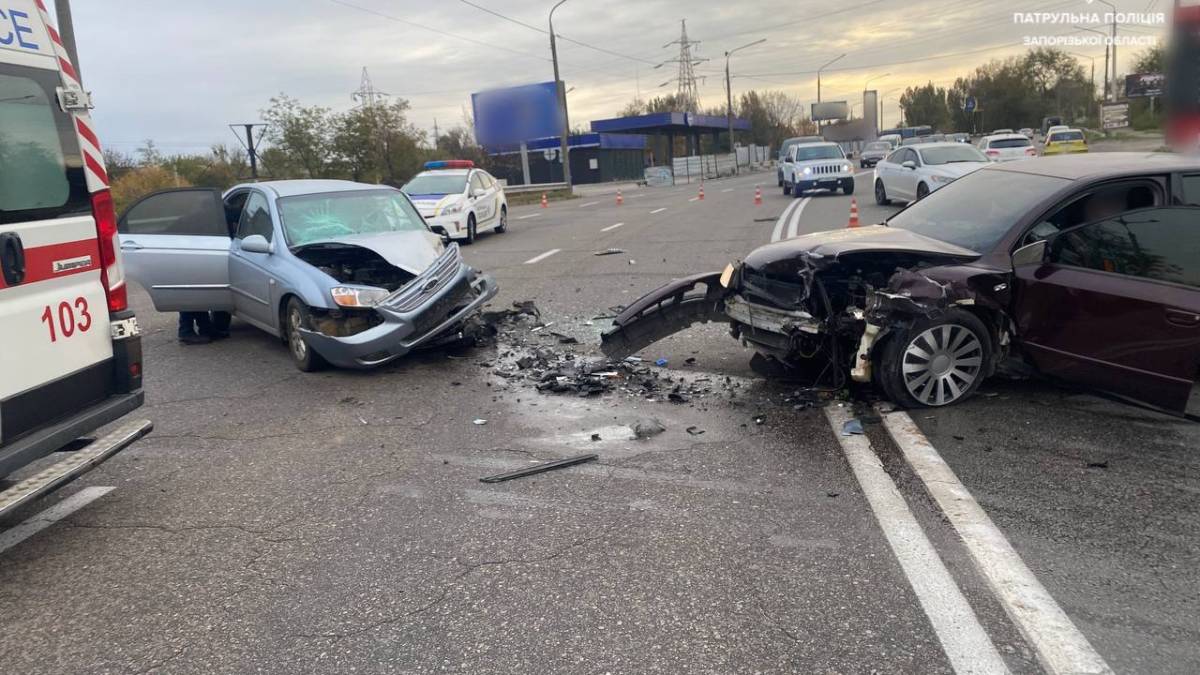 У Запоріжжі через ДТП ускладнено рух транспорту