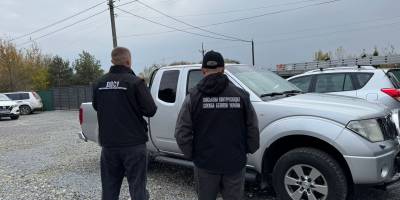 Прикордонники викрили ввезення більше 100 автівок під виглядом гумдопомоги