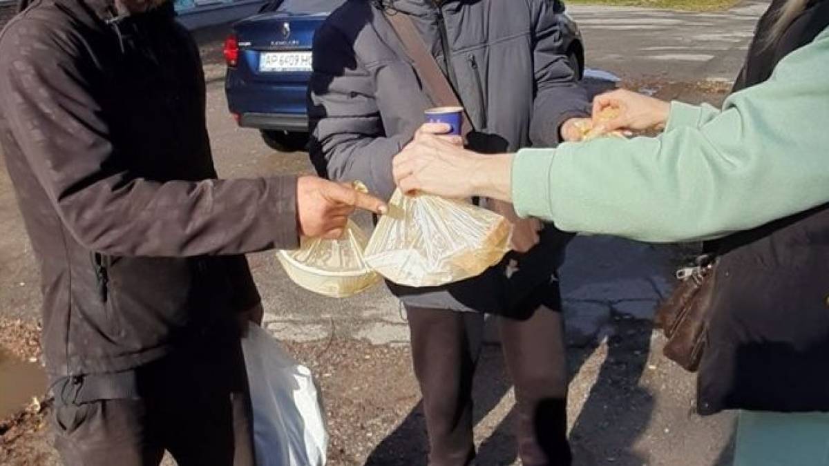 У Запоріжжі працюють пункти гарячого харчування: адреси та час роботи