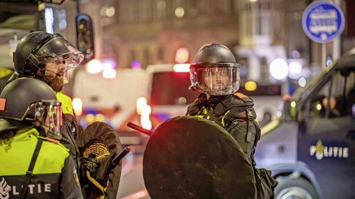 Ізраїль направив рятувальні літаки до Нідерландів: скоєно напад на ізраїльських футбольних фанів
