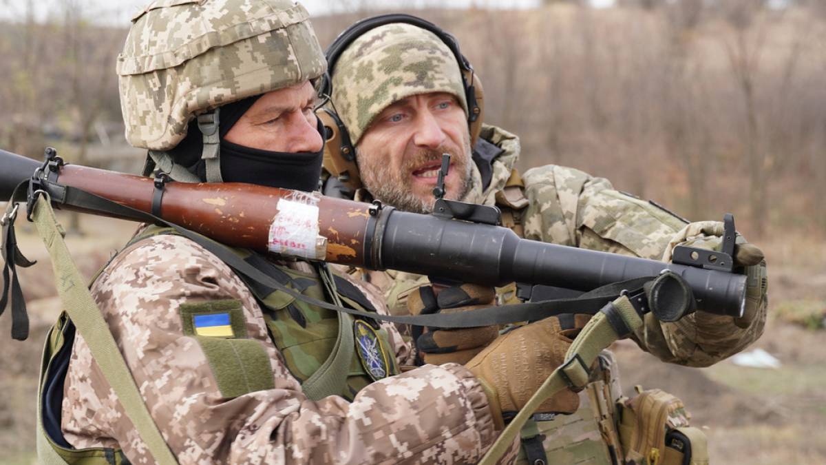 Захисники Запоріжжя ведуть вогонь із ручного гранатомета (фото)