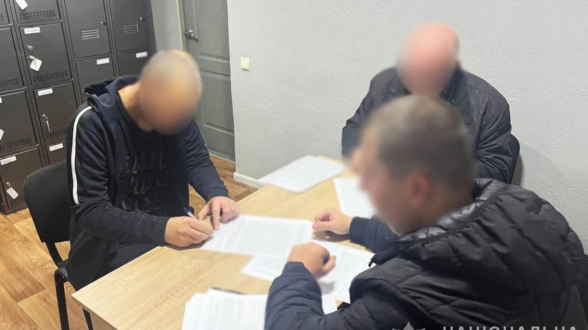 У Запоріжжі затримали чотирьох місцевих жителів, які викрали людину та вимагали сплатити неіснуючий борг
